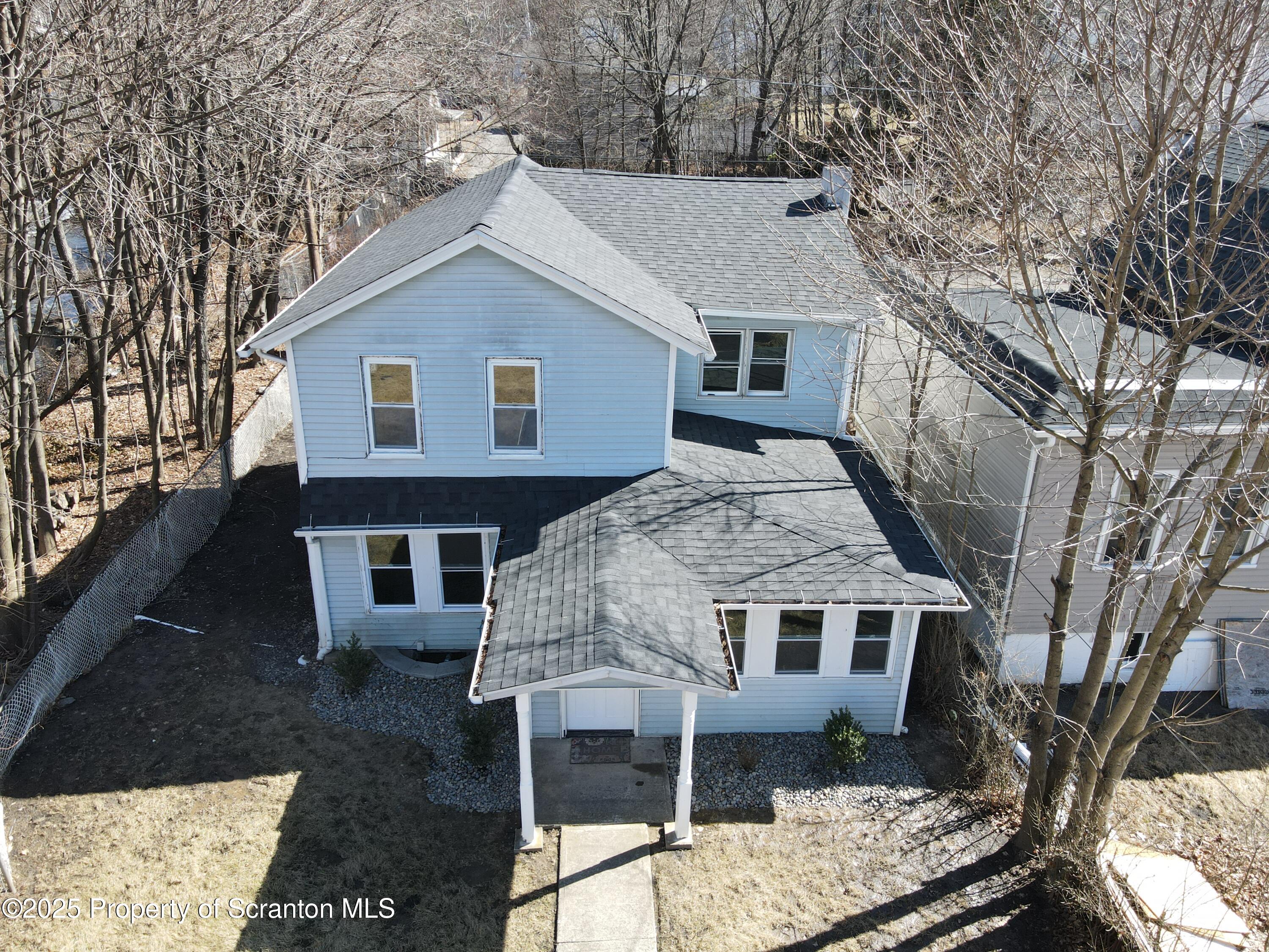 Scranton, Pennsylvania 18505, United States, 6 Bedrooms Bedrooms, ,2 BathroomsBathrooms,Residential,Active,88379