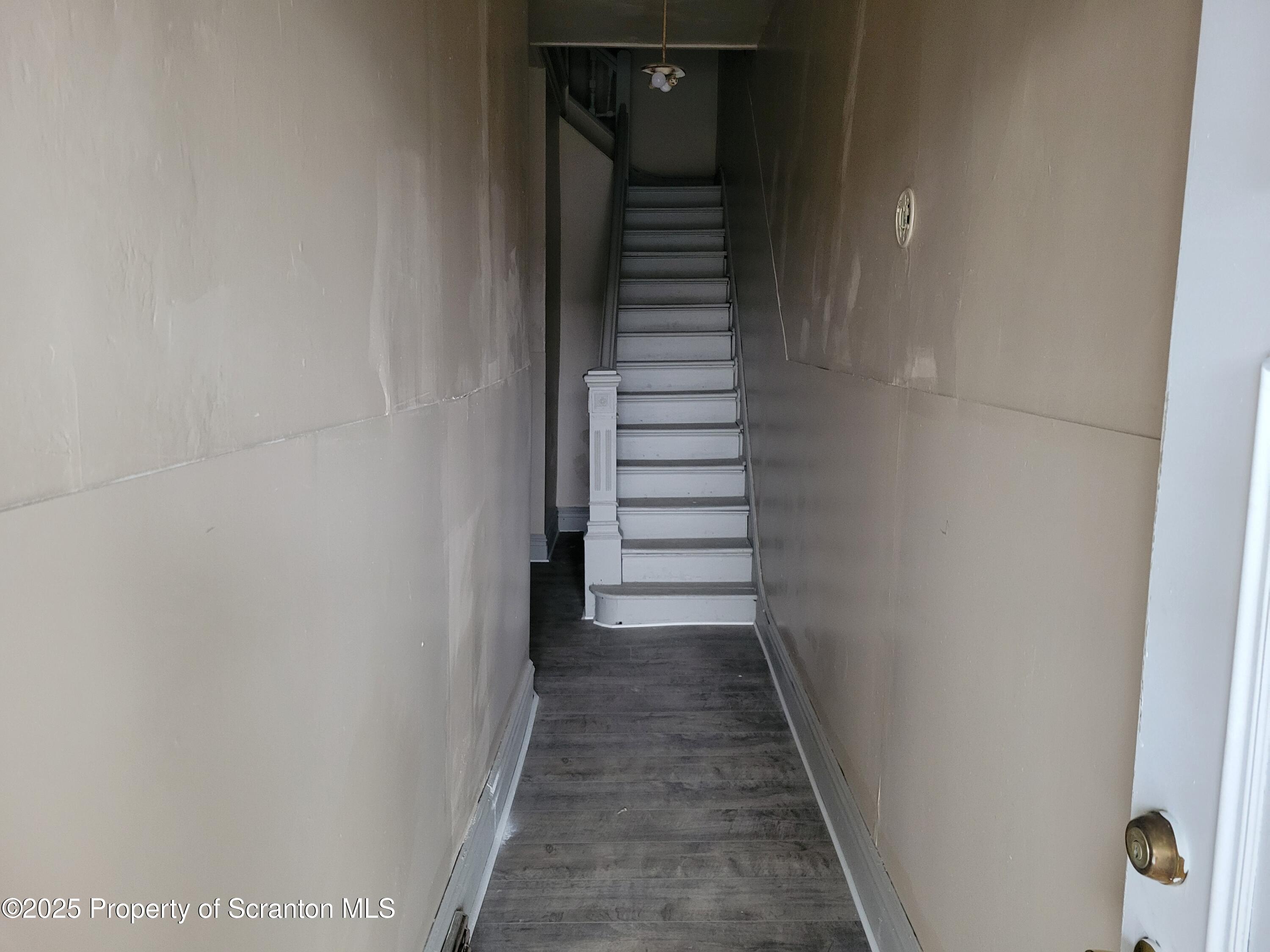 Scranton, Pennsylvania 18504, United States, 1 Bedroom Bedrooms, ,1 BathroomBathrooms,Residential,Active,104125