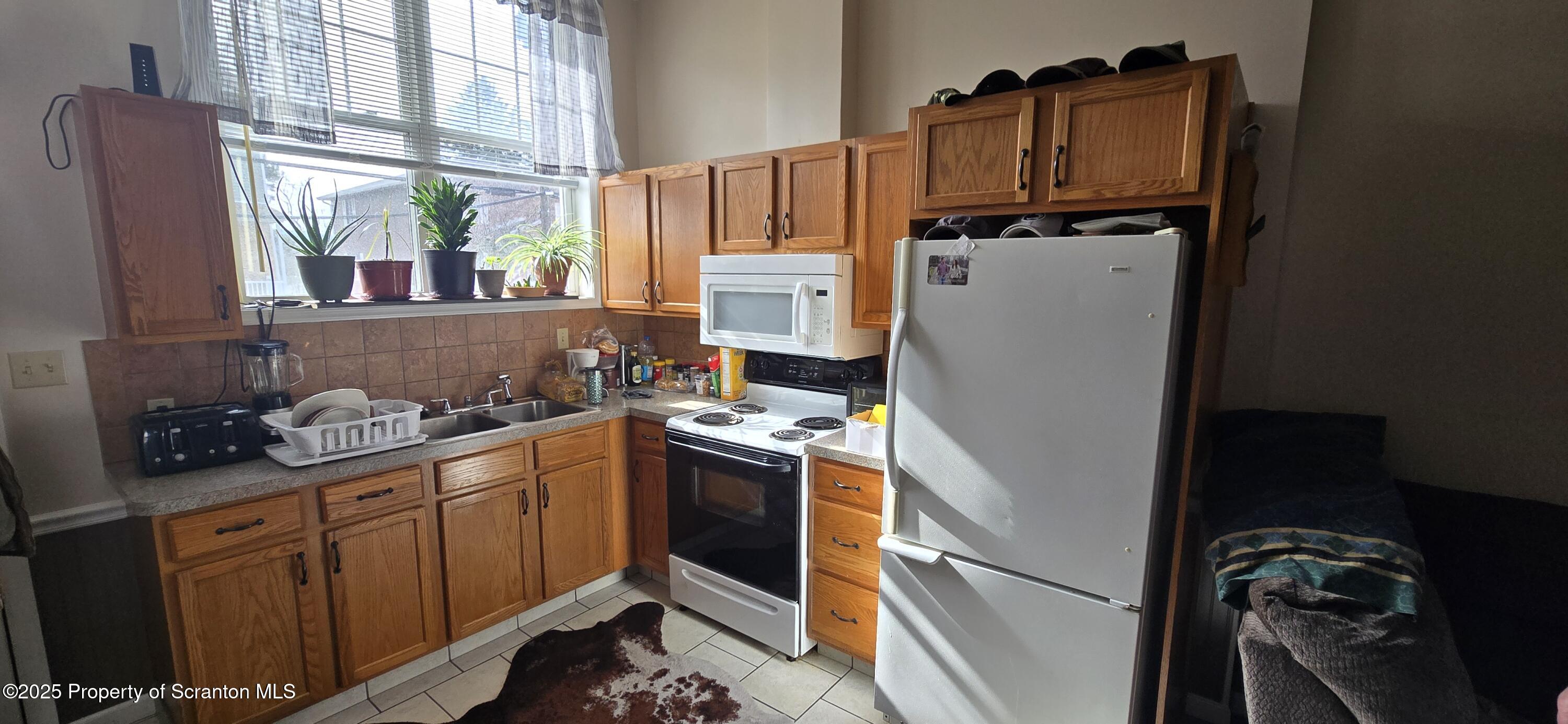 Plymouth, Pennsylvania 18651, United States, 10 Bedrooms Bedrooms, ,7 BathroomsBathrooms,Residential,Active,5364