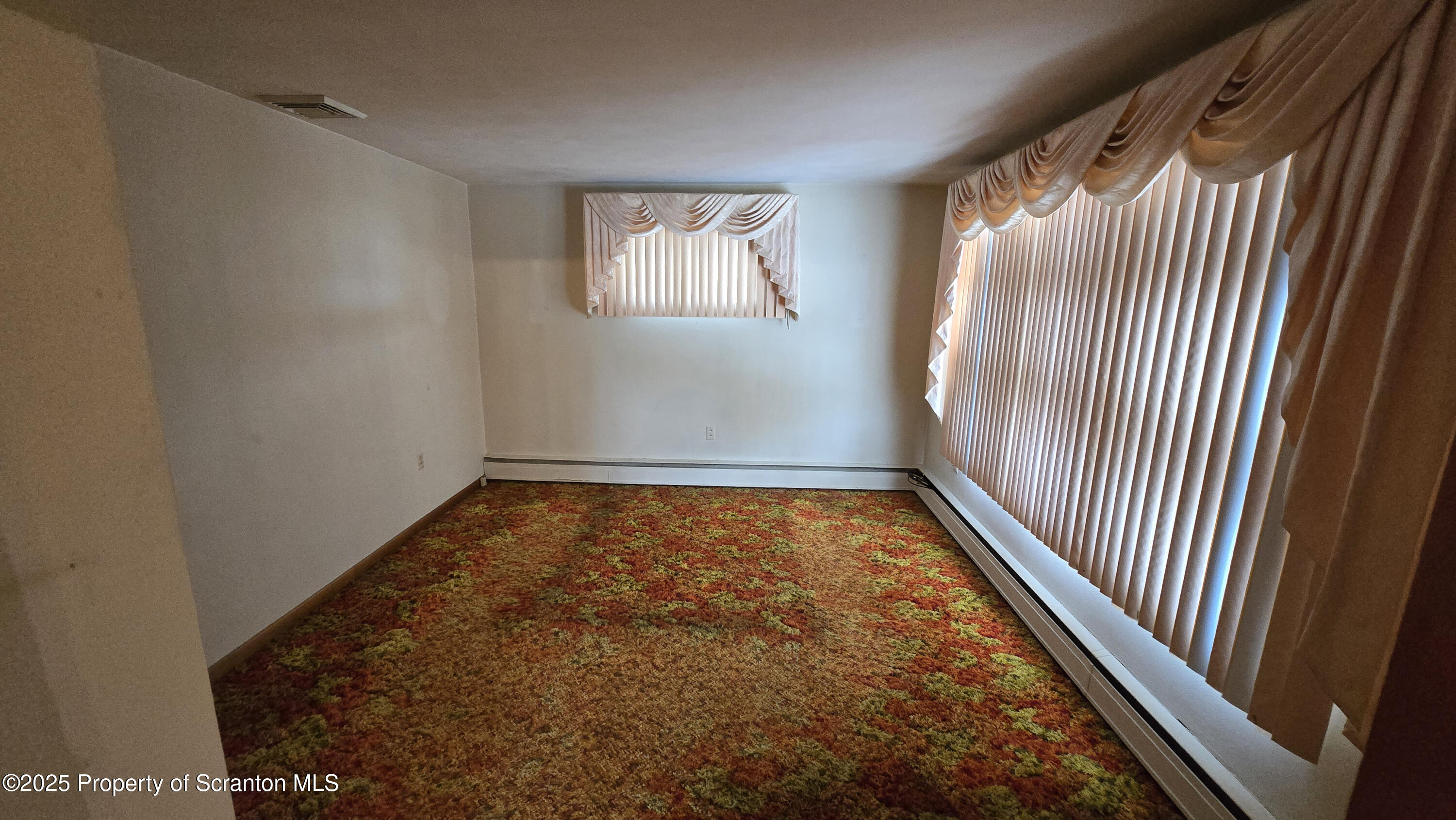 Swoyersville, Pennsylvania 18704, United States, 3 Bedrooms Bedrooms, ,2 BathroomsBathrooms,Residential,Active,217067