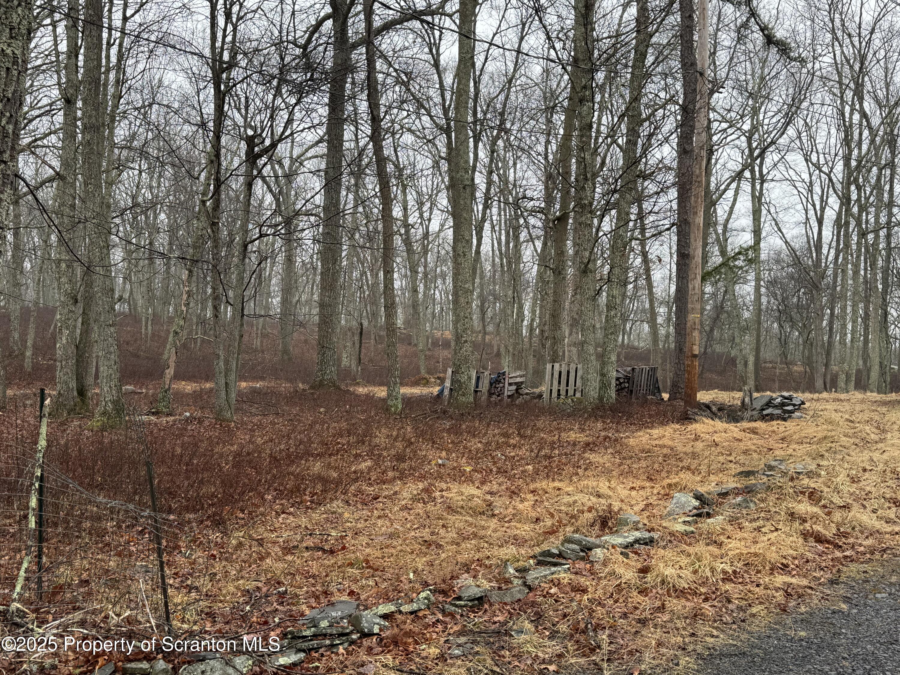 Bushkill, Pennsylvania 18324, United States, 4 Bedrooms Bedrooms, ,2 BathroomsBathrooms,Residential,Active,94864