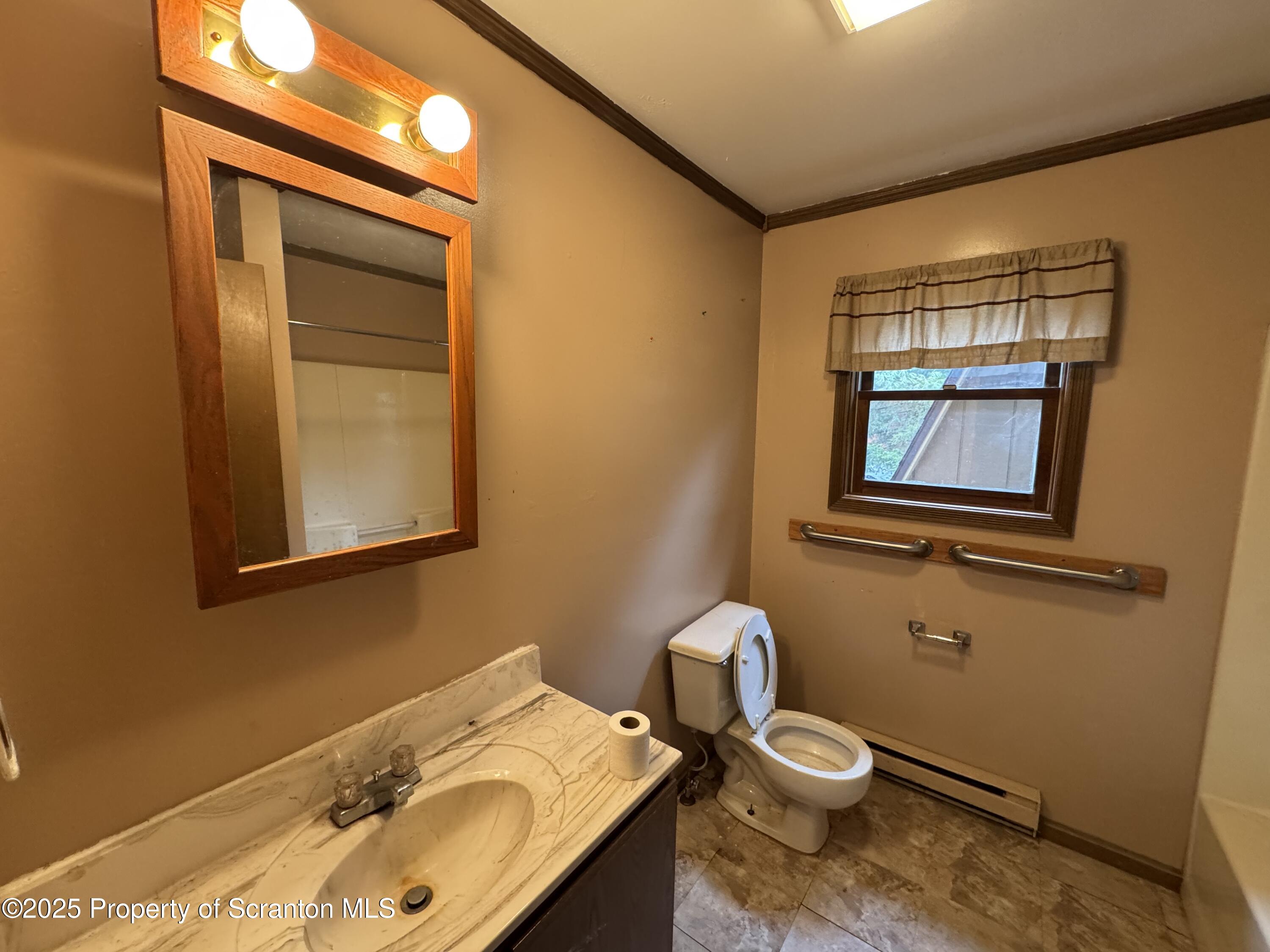 Bushkill, Pennsylvania 18324, United States, 4 Bedrooms Bedrooms, ,2 BathroomsBathrooms,Residential,Active,94864