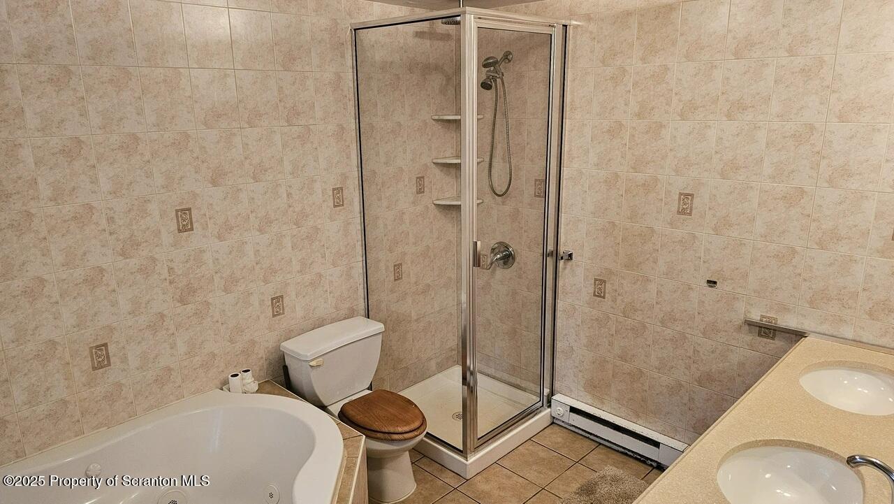 Bushkill, Pennsylvania 18324, United States, 4 Bedrooms Bedrooms, ,2 BathroomsBathrooms,Residential,Active,94864