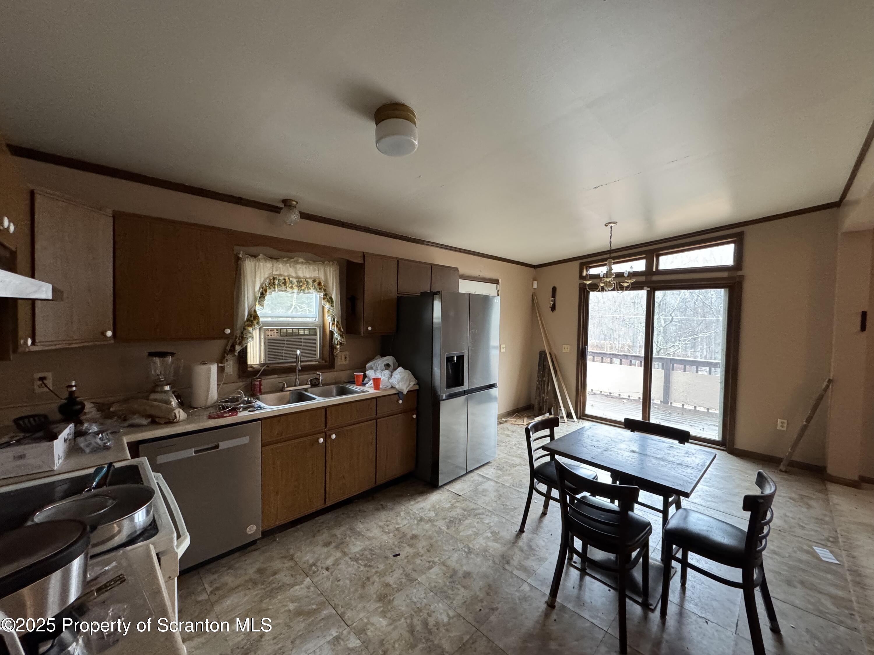 Bushkill, Pennsylvania 18324, United States, 4 Bedrooms Bedrooms, ,2 BathroomsBathrooms,Residential,Active,94864