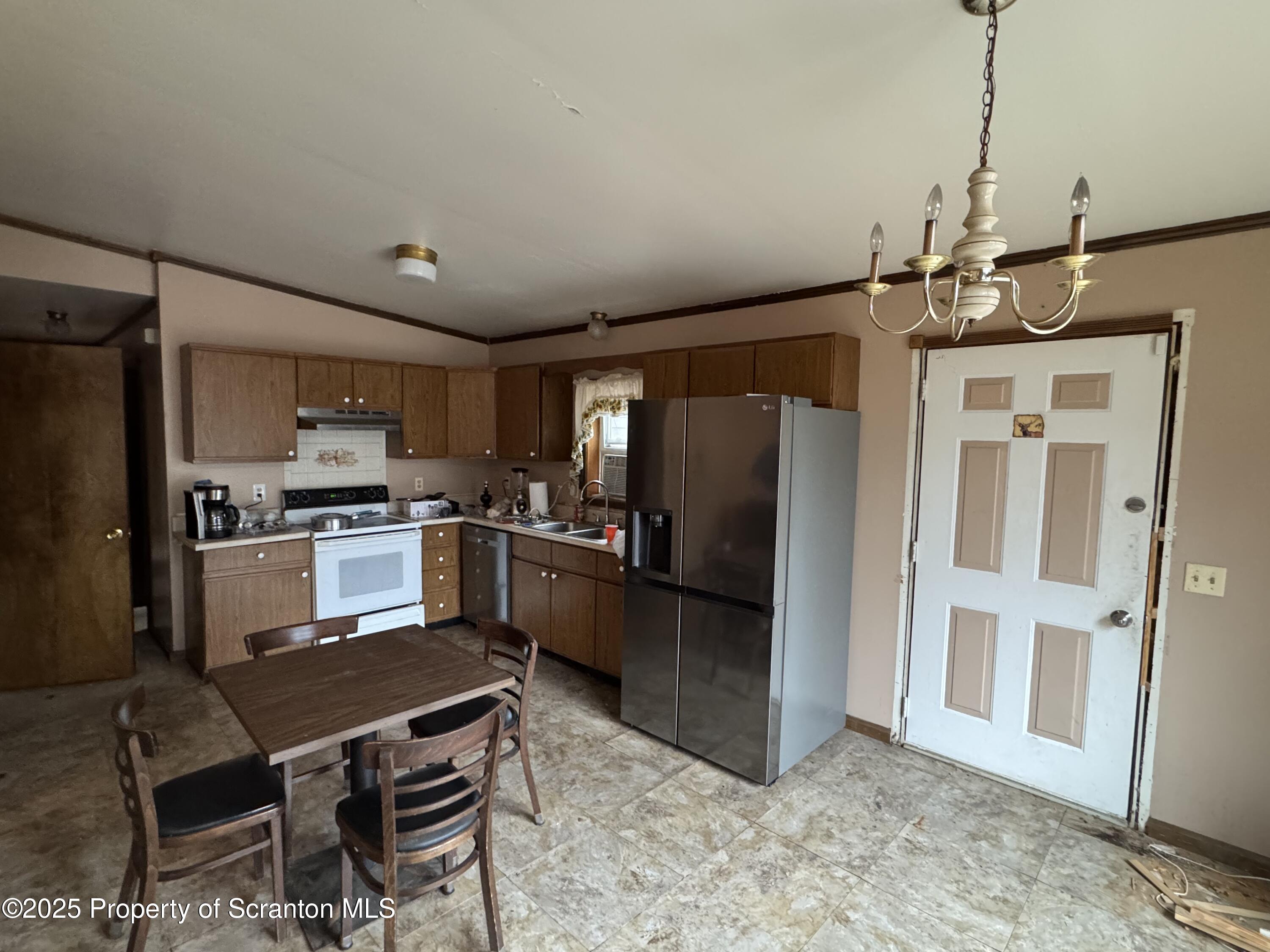 Bushkill, Pennsylvania 18324, United States, 4 Bedrooms Bedrooms, ,2 BathroomsBathrooms,Residential,Active,94864