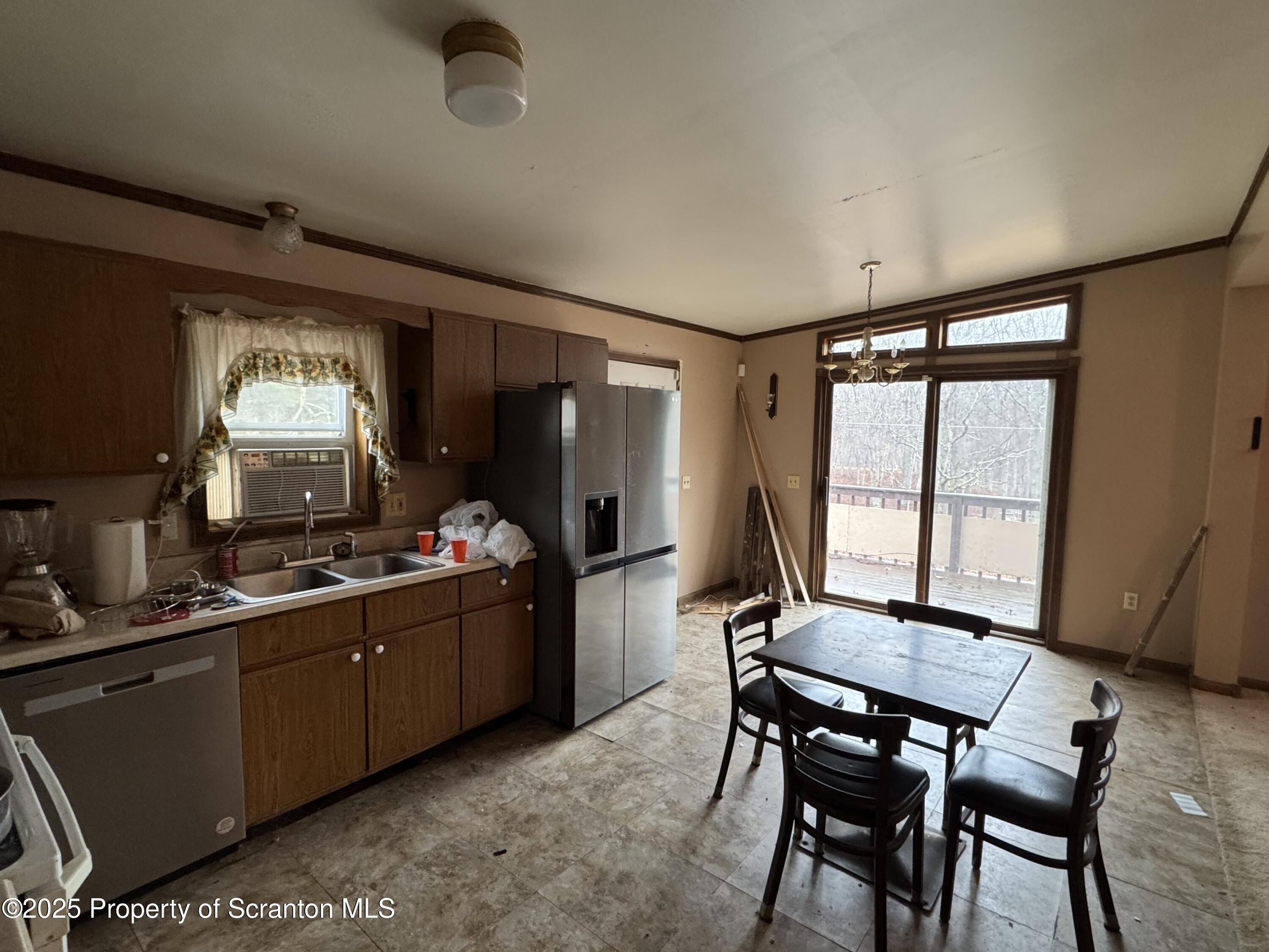 Bushkill, Pennsylvania 18324, United States, 4 Bedrooms Bedrooms, ,2 BathroomsBathrooms,Residential,Active,94864