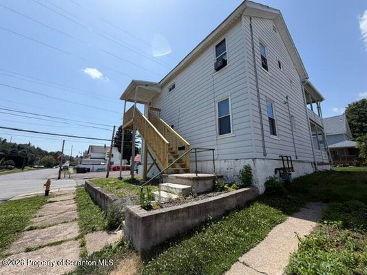 111 W GROVE ST # 2, DUNMORE, PA 18509 - Image ef75d373ebd761f5bf99c6fdfb87e4d3/3976343350