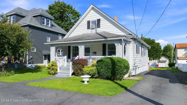 322 MCKINLEY AVE, JERMYN, PA 18433 - Image f054f76f2e9b14a8cd41b51b1a7199e9/3606156571