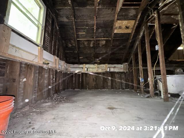 Scranton, Pennsylvania 18509, United States, 3 Bedrooms Bedrooms, ,2 BathroomsBathrooms,Residential,Pending,39246