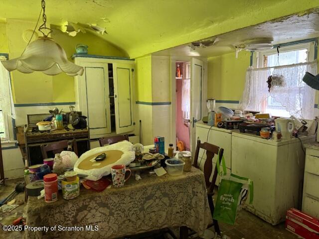 Scranton, Pennsylvania 18508, United States, 4 Bedrooms Bedrooms, ,1 BathroomBathrooms,Residential,Active,137102