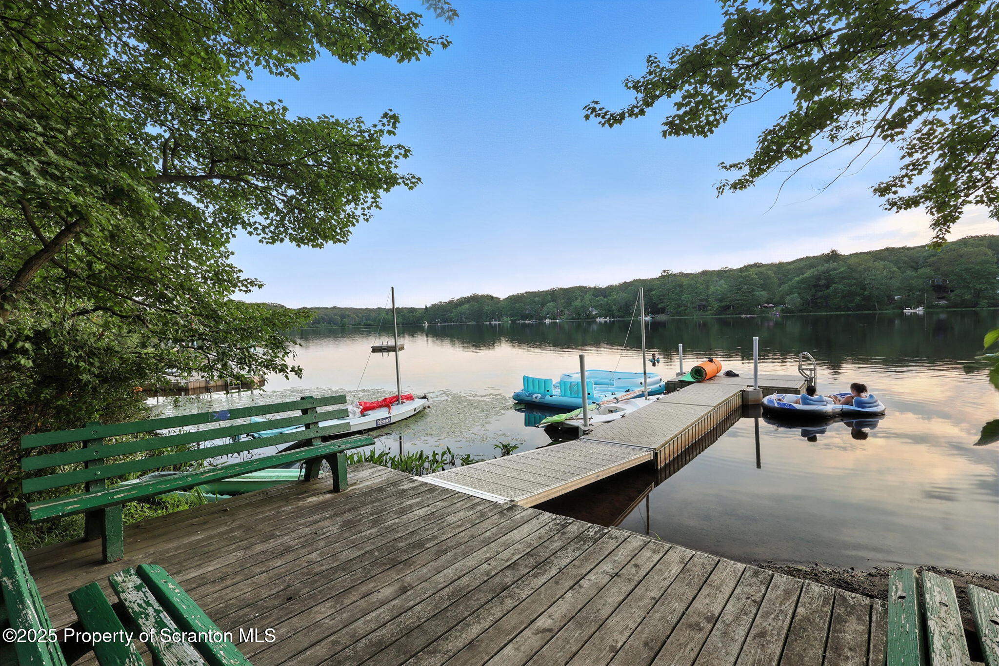 Jefferson Twp, Pennsylvania 18436, United States, 7 Bedrooms Bedrooms, ,4 BathroomsBathrooms,Residential,Active,183988