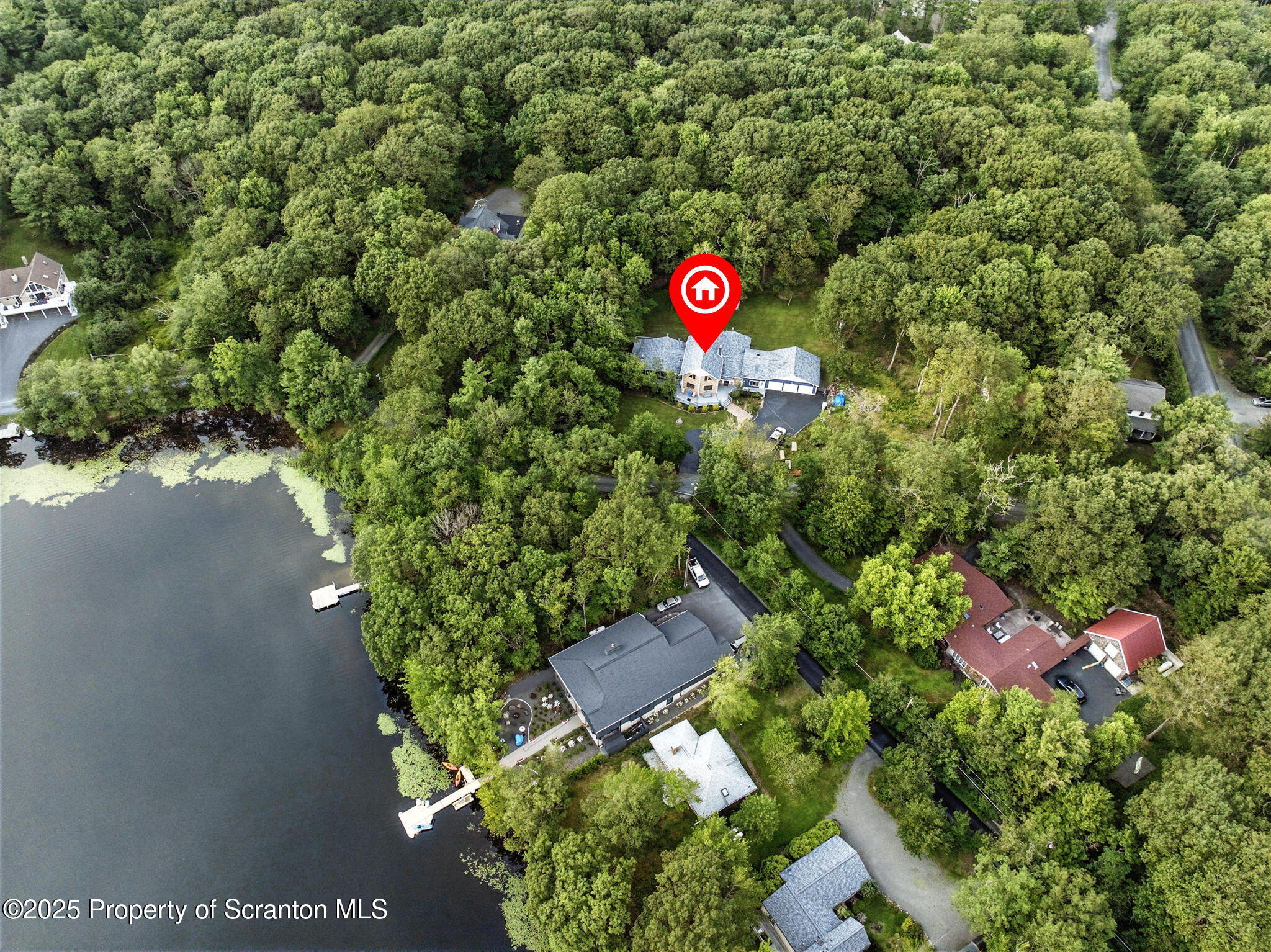 Jefferson Twp, Pennsylvania 18436, United States, 7 Bedrooms Bedrooms, ,4 BathroomsBathrooms,Residential,Active,183988