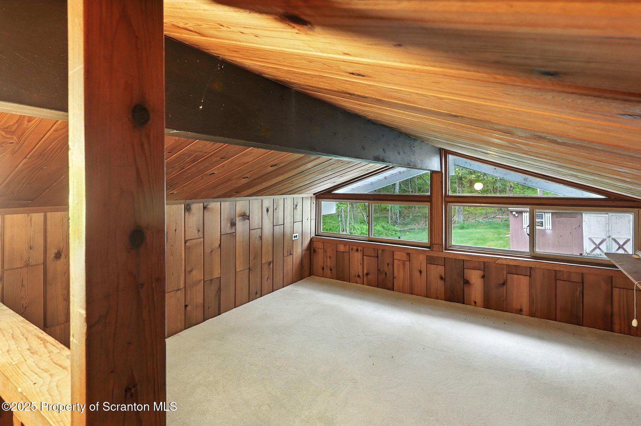 Jefferson Twp, Pennsylvania 18436, United States, 7 Bedrooms Bedrooms, ,4 BathroomsBathrooms,Residential,Active,183988