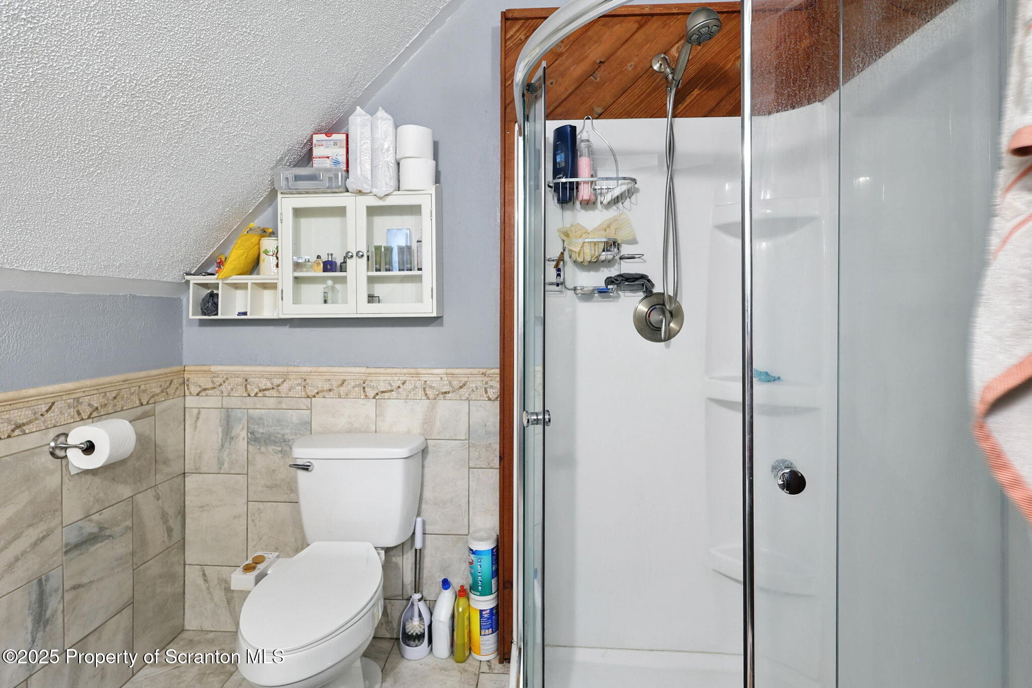 Jefferson Twp, Pennsylvania 18436, United States, 7 Bedrooms Bedrooms, ,4 BathroomsBathrooms,Residential,Active,183988