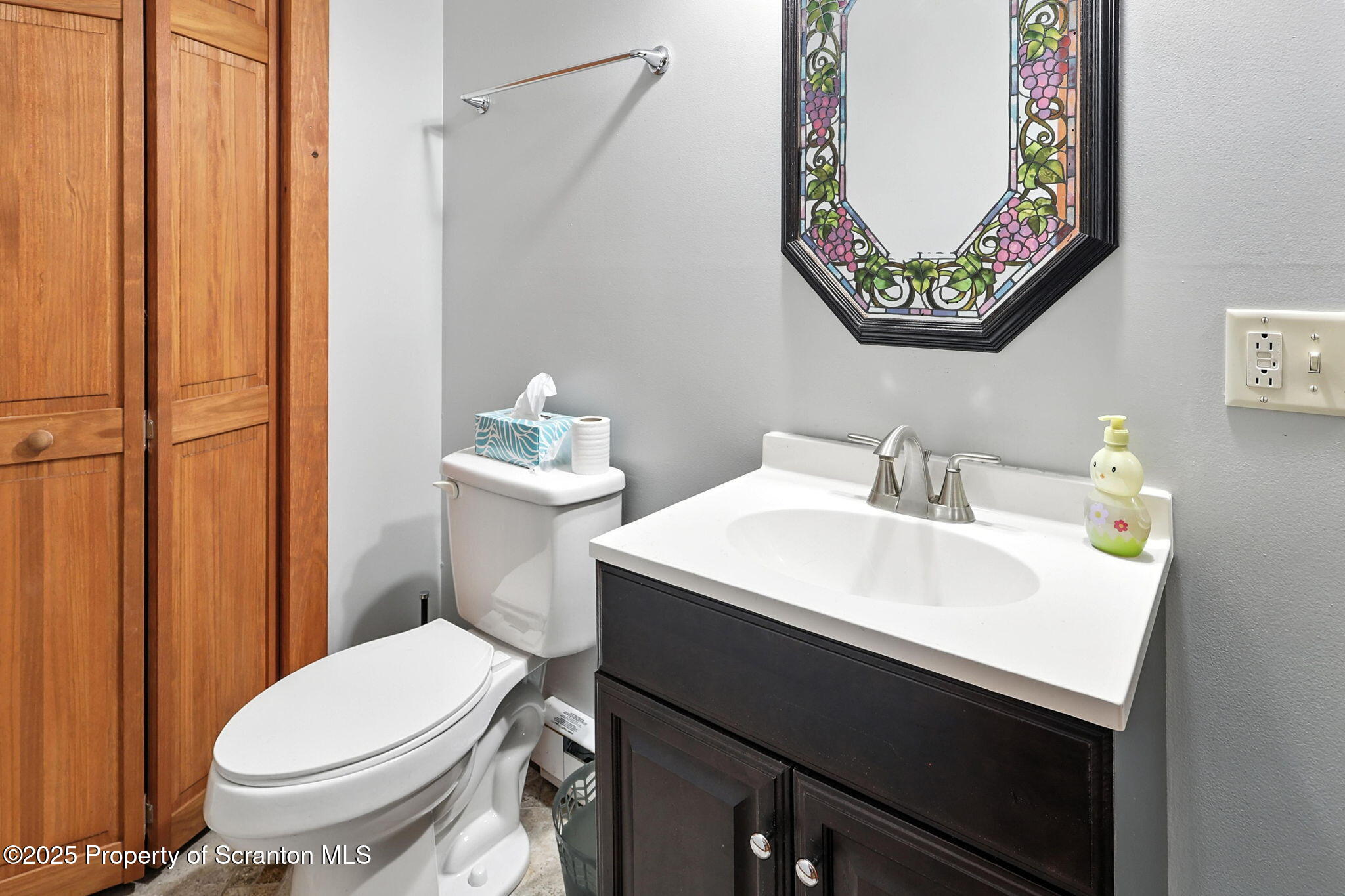 Jefferson Twp, Pennsylvania 18436, United States, 7 Bedrooms Bedrooms, ,4 BathroomsBathrooms,Residential,Active,183988