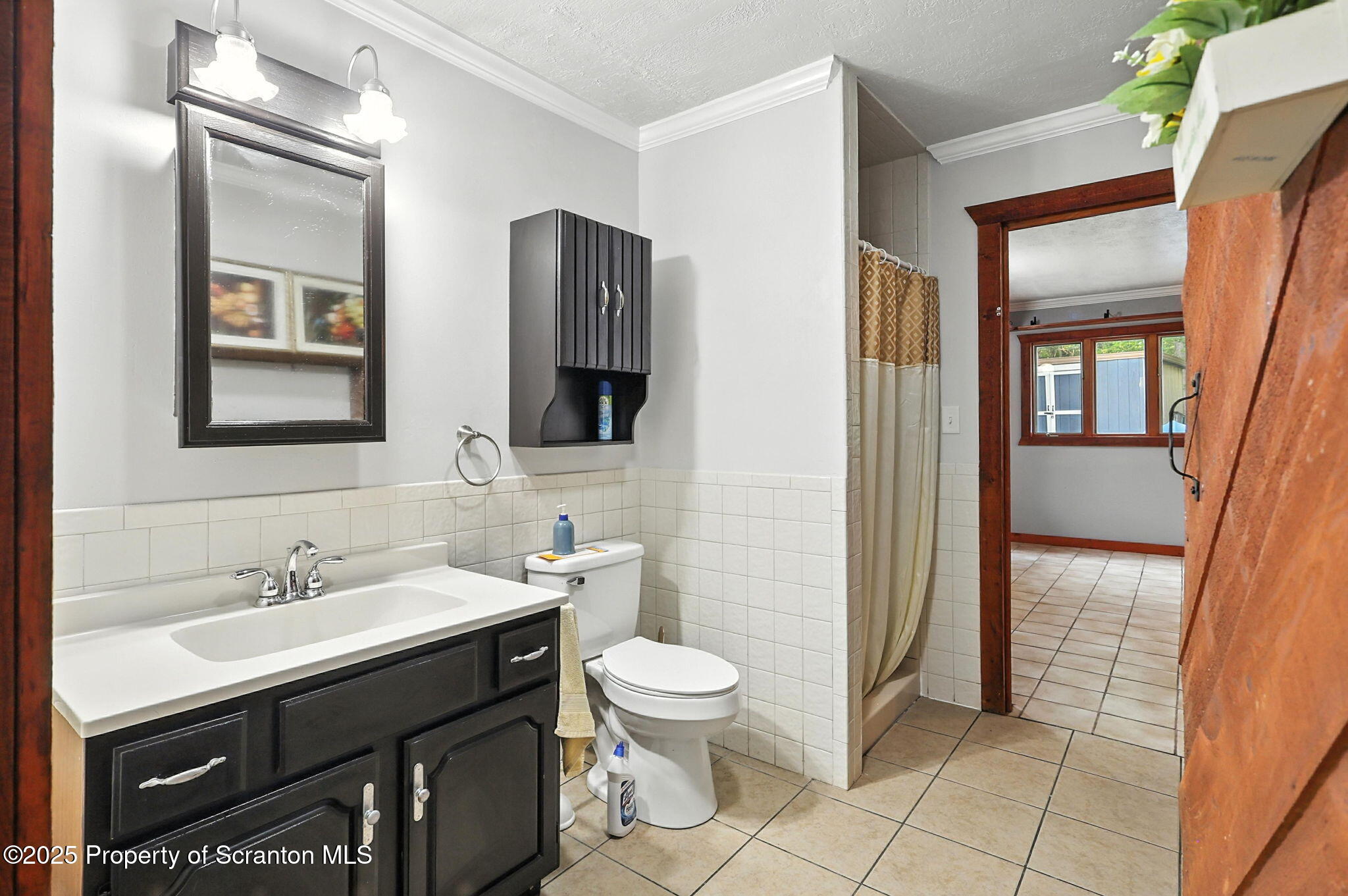 Jefferson Twp, Pennsylvania 18436, United States, 7 Bedrooms Bedrooms, ,4 BathroomsBathrooms,Residential,Active,183988