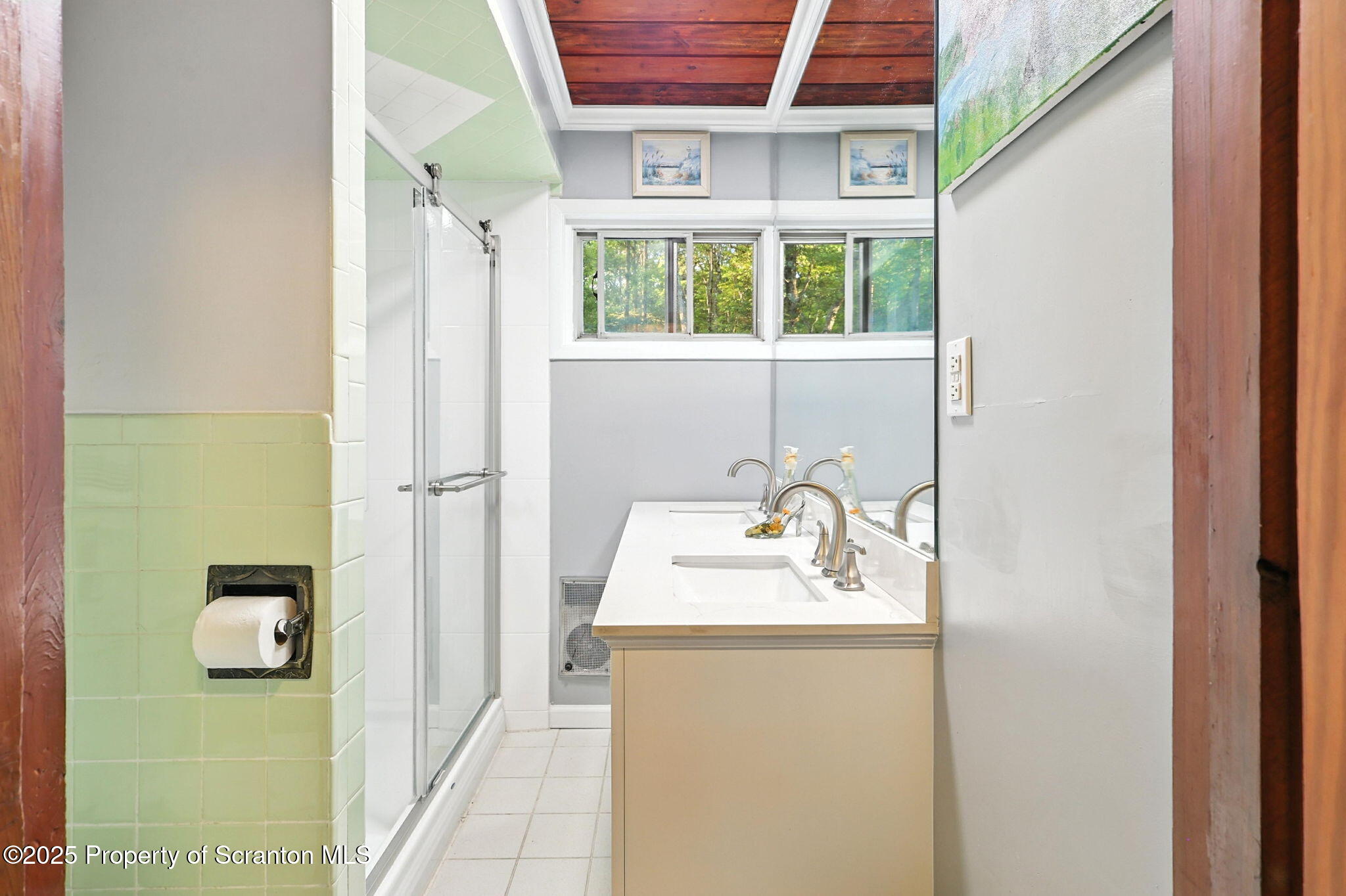 Jefferson Twp, Pennsylvania 18436, United States, 7 Bedrooms Bedrooms, ,4 BathroomsBathrooms,Residential,Active,183988