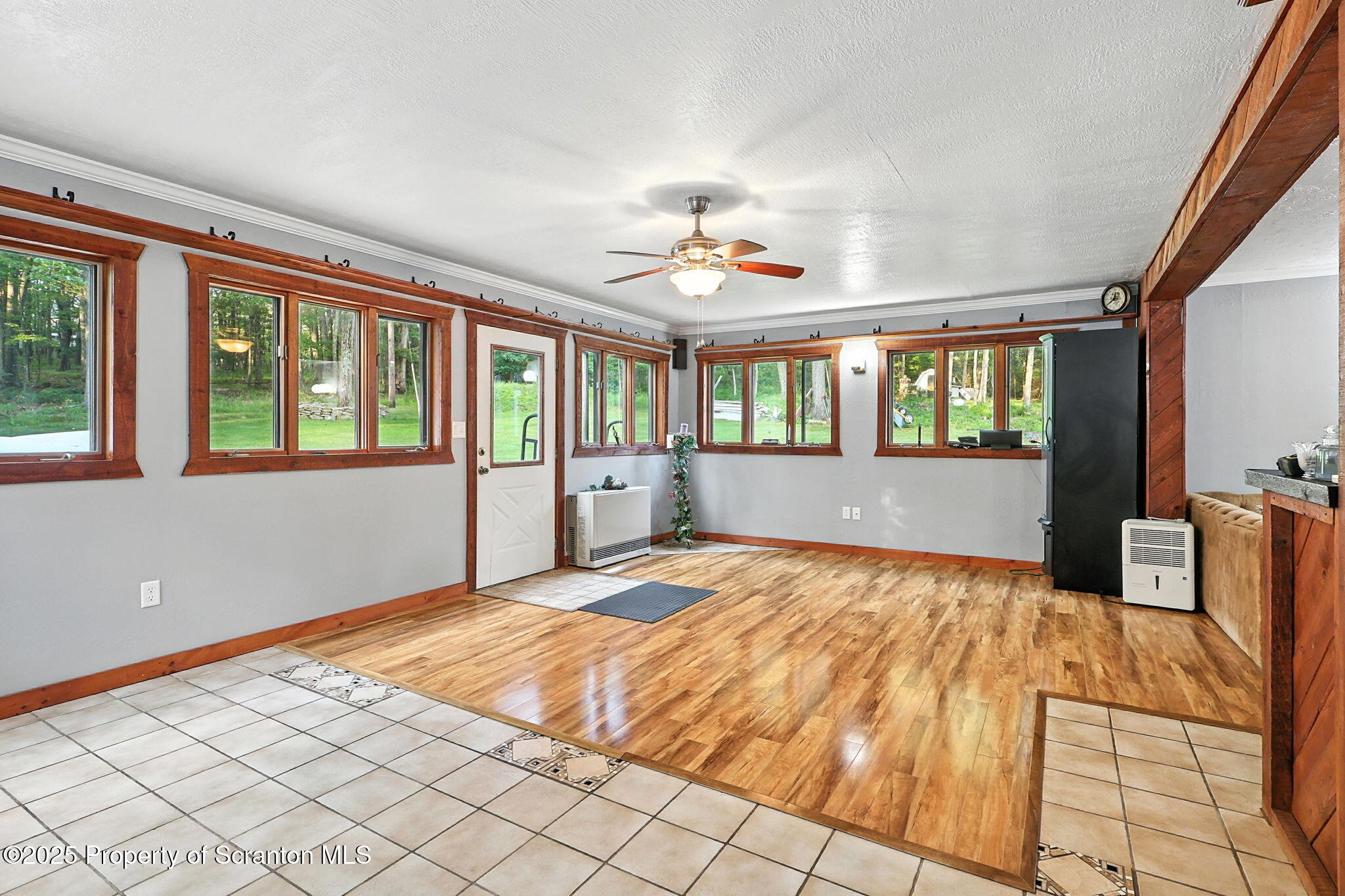 Jefferson Twp, Pennsylvania 18436, United States, 7 Bedrooms Bedrooms, ,4 BathroomsBathrooms,Residential,Active,183988