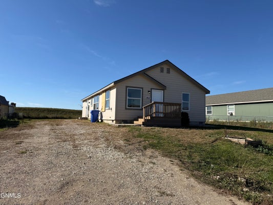 5615 BORDER AVE, WILLISTON, ND 58801 - Image 0e3d0ac3bd21a2d08089e5bf97737b1f/940461603