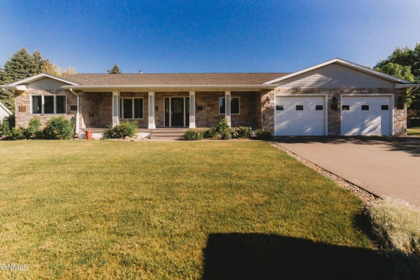 1700 9TH AVE SE, JAMESTOWN, ND 58401 - Image 105bee0a34ce245de9cd73fb34c8e7f1/527182014