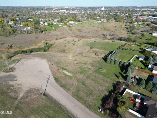 1201 11TH AVE SE, JAMESTOWN, ND 58401 - Image 12259c7533efbcdaa42aad9fcdbe9656/1882306855