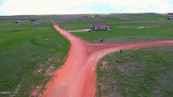 2462 PRAIRIE LN, WATFORD CITY, ND 58854 - Image 2fe0693dcd8f1b8ea4e01f953a85b3b7/3971508638