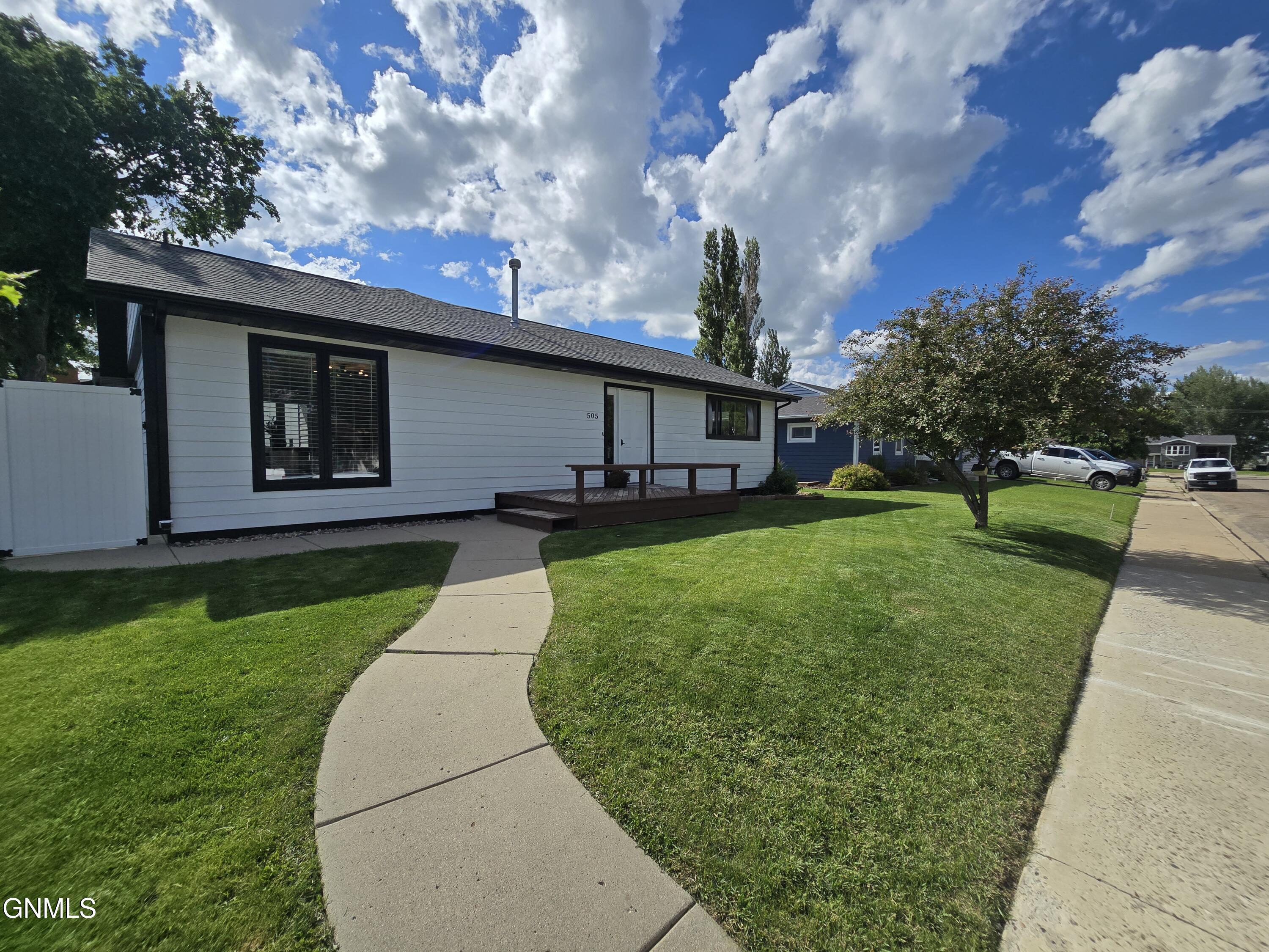 Photo 1 of 149 — 505 5th Street NE, Watford City, ND 58854