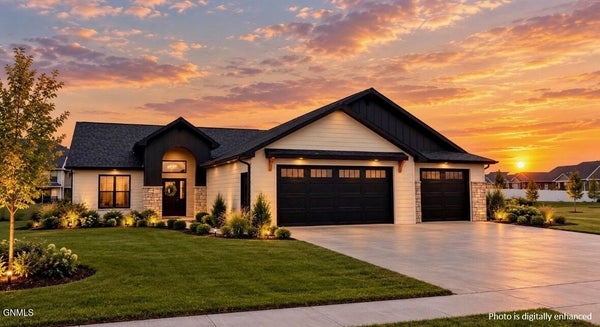 4420 MARSH HAWK DR, BISMARCK, ND 58503 - Image 3b4704beda2fc8e89c5579bd676f6abc/2939631119