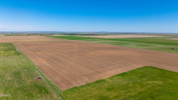 24 2ND ST SE, HETTINGER, ND 58639 - Image 4022dcdaffda78632184f09598619689/807628343
