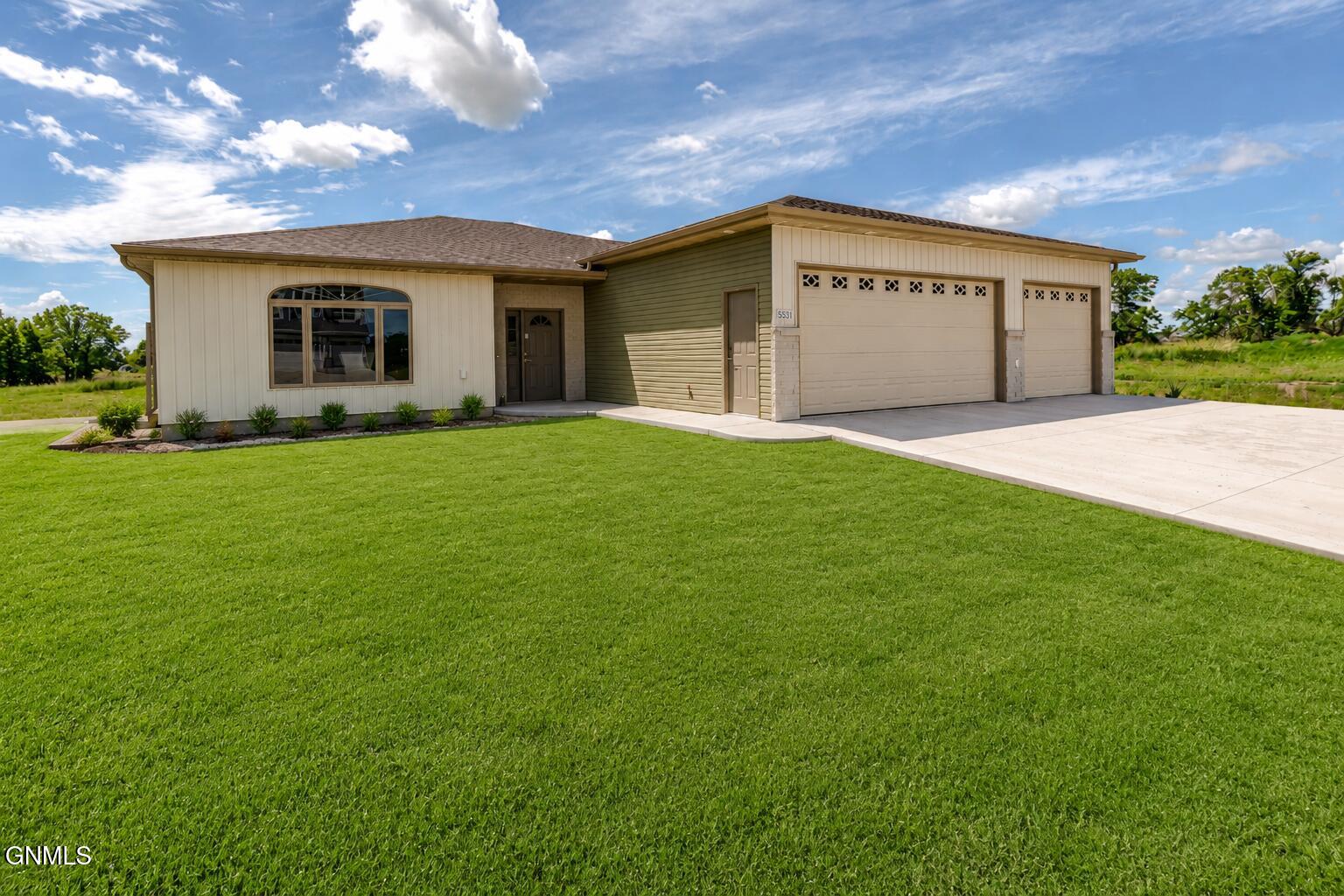 Photo 1 of 40 — 5531 Holmes Drive, Bismarck, ND 58504