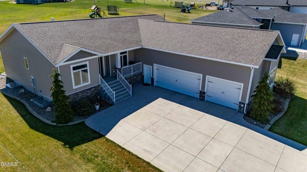 7623 HAWKTREE DR, BISMARCK, ND 58503 - Image 4e450ce6ca12700d9802fe2ccc524be6/4054504085