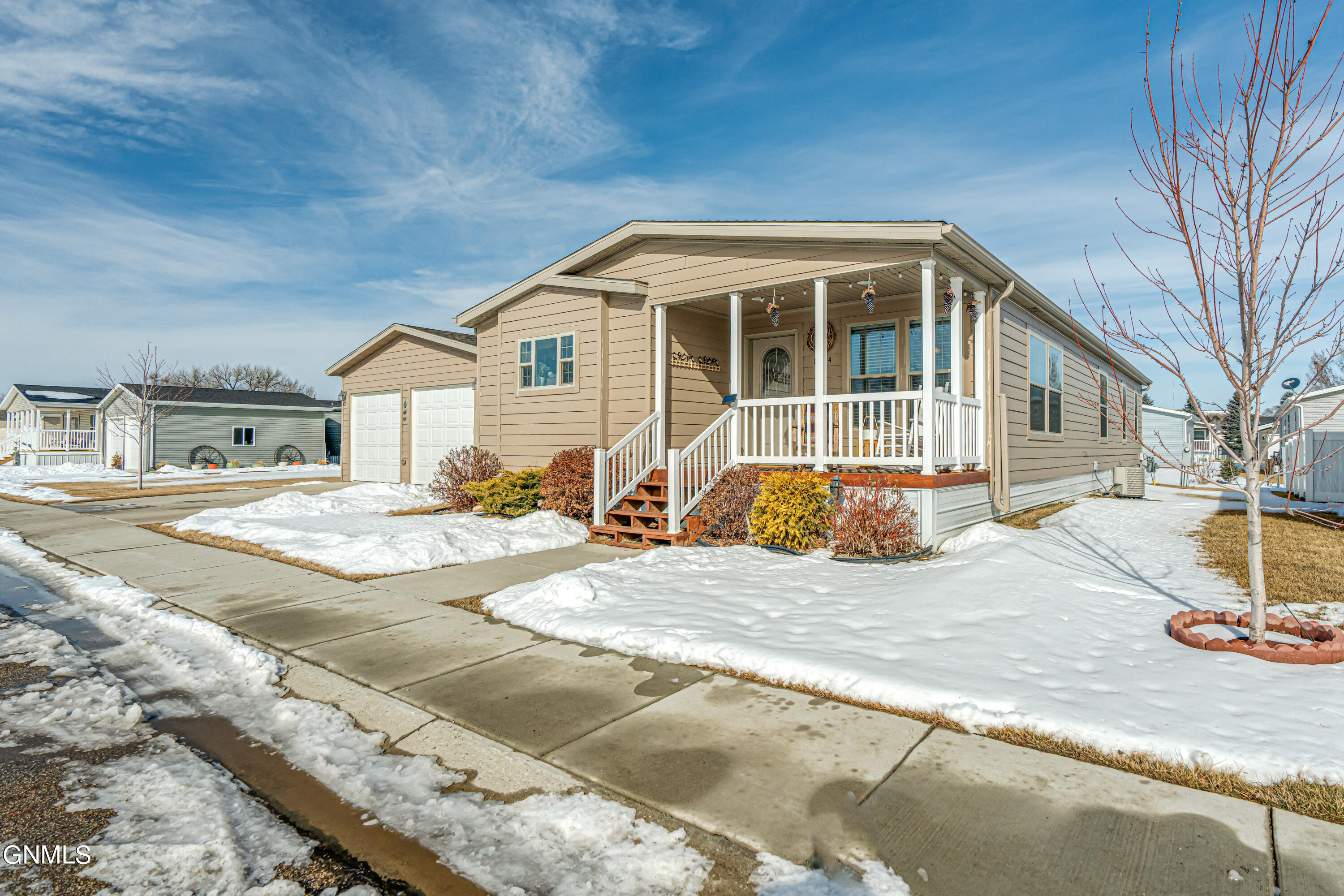 Photo 1 of 37 — 1604 Deerfield Road SE, Mandan, ND 58554