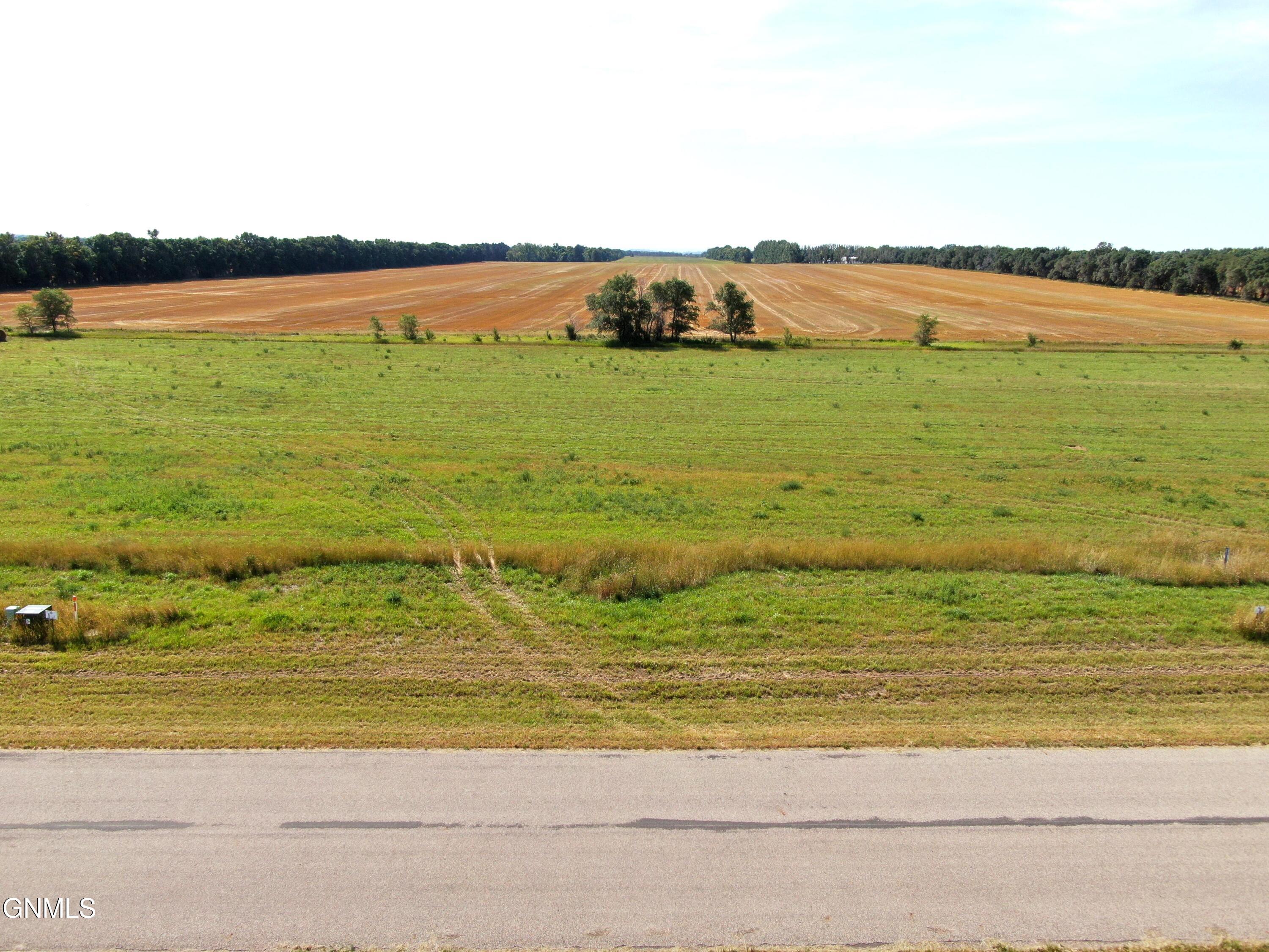 Photo 1 of 8 — 18007 Acadia Drive, Bismarck, ND 58503