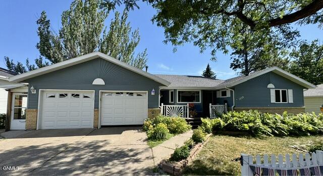 Photo 1 of 42 — 1029 Avenue B W, Bismarck, ND 58501