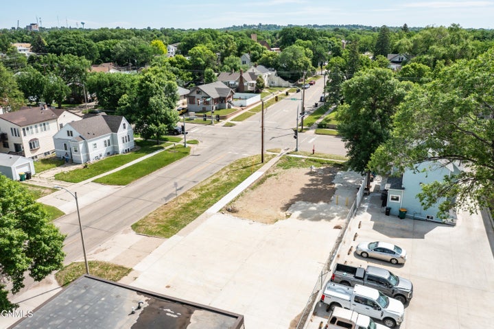 622 N 3rd St-3