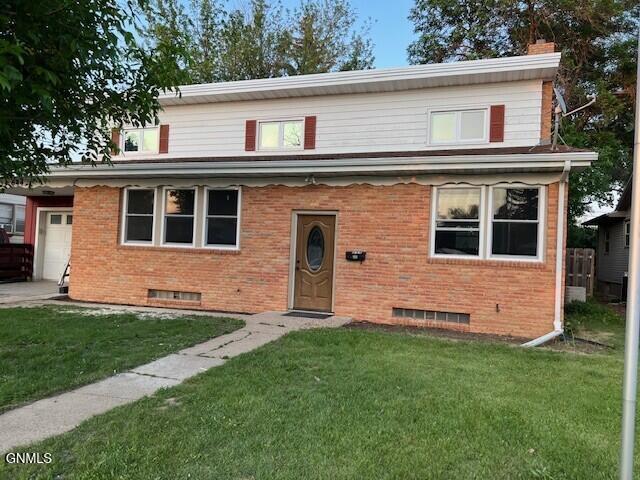 644 8th Ave W