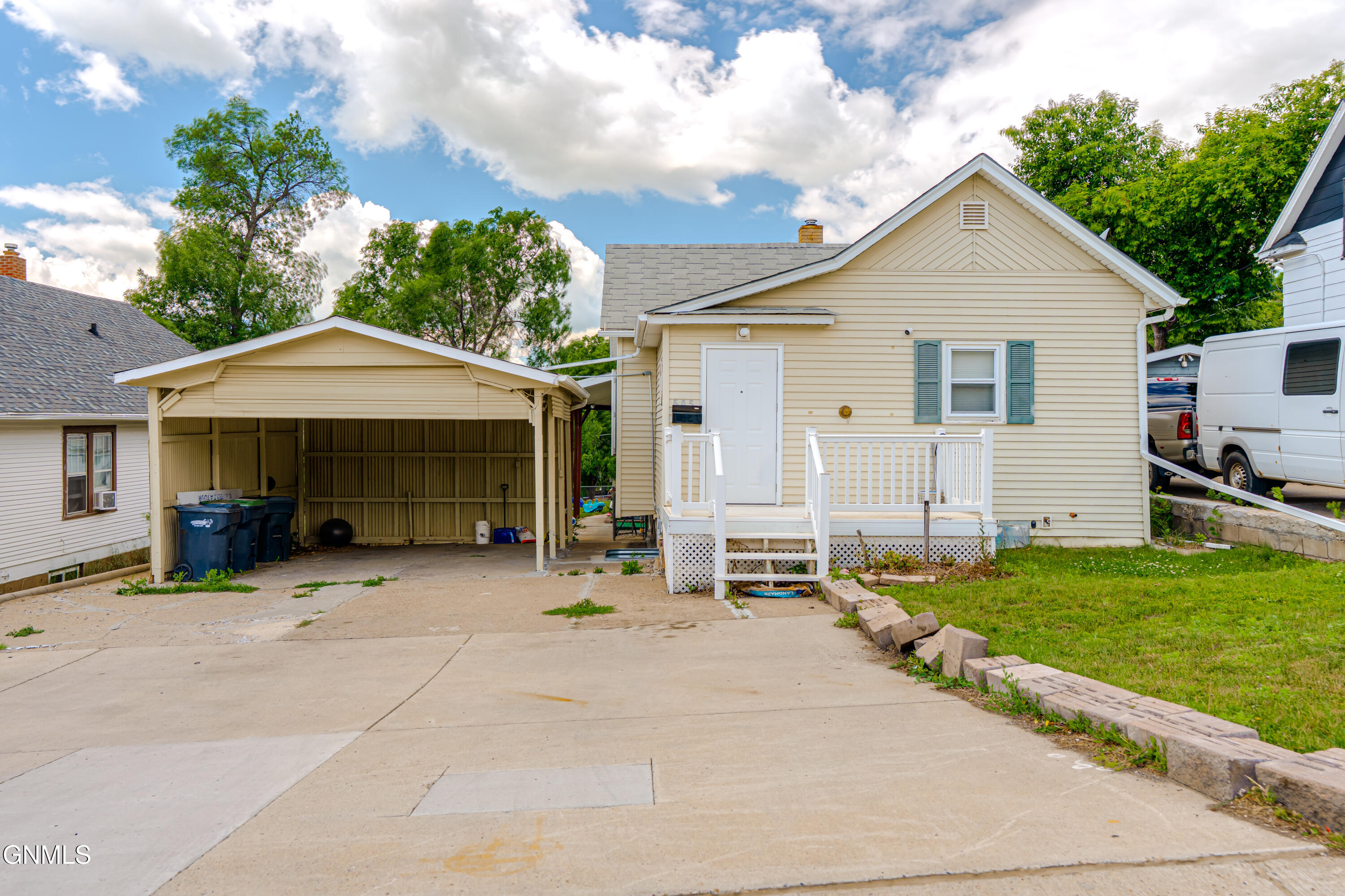 Photo 1 of 40 — 505 Collins Avenue, Mandan, ND 58554