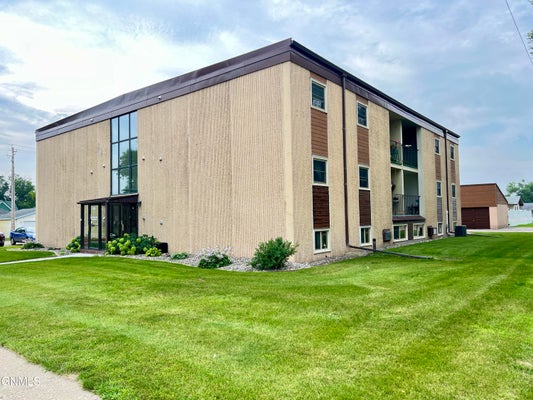 314 4TH ST NE UNIT 10, VALLEY CITY, ND 58072 - Image 72c48e8c82e97e32dbd268fe4eae0a3f/1792974754
