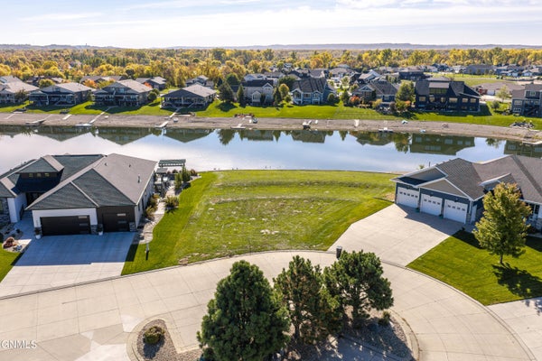 3855 POSEIDON LOOP, BISMARCK, ND 58504 - Image 73e6fcce235b0f1c8d7affab5ee8819f/4063649833