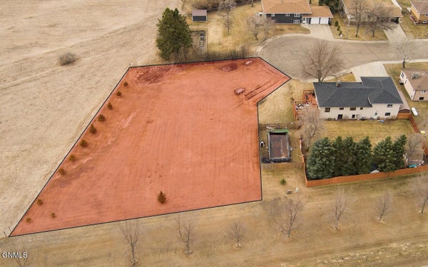 820 MANNHAVEN ST, HAZEN, ND 58545 - Image 7fffdaf2e7e0dfed1a462b884fa7d9cf/3526036035