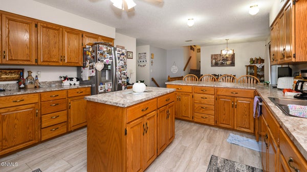 3226 DEVON DR, BISMARCK, ND 58504 - Image 8410b9cf3ebfe1a69fccf4e82a11a151/2024673897