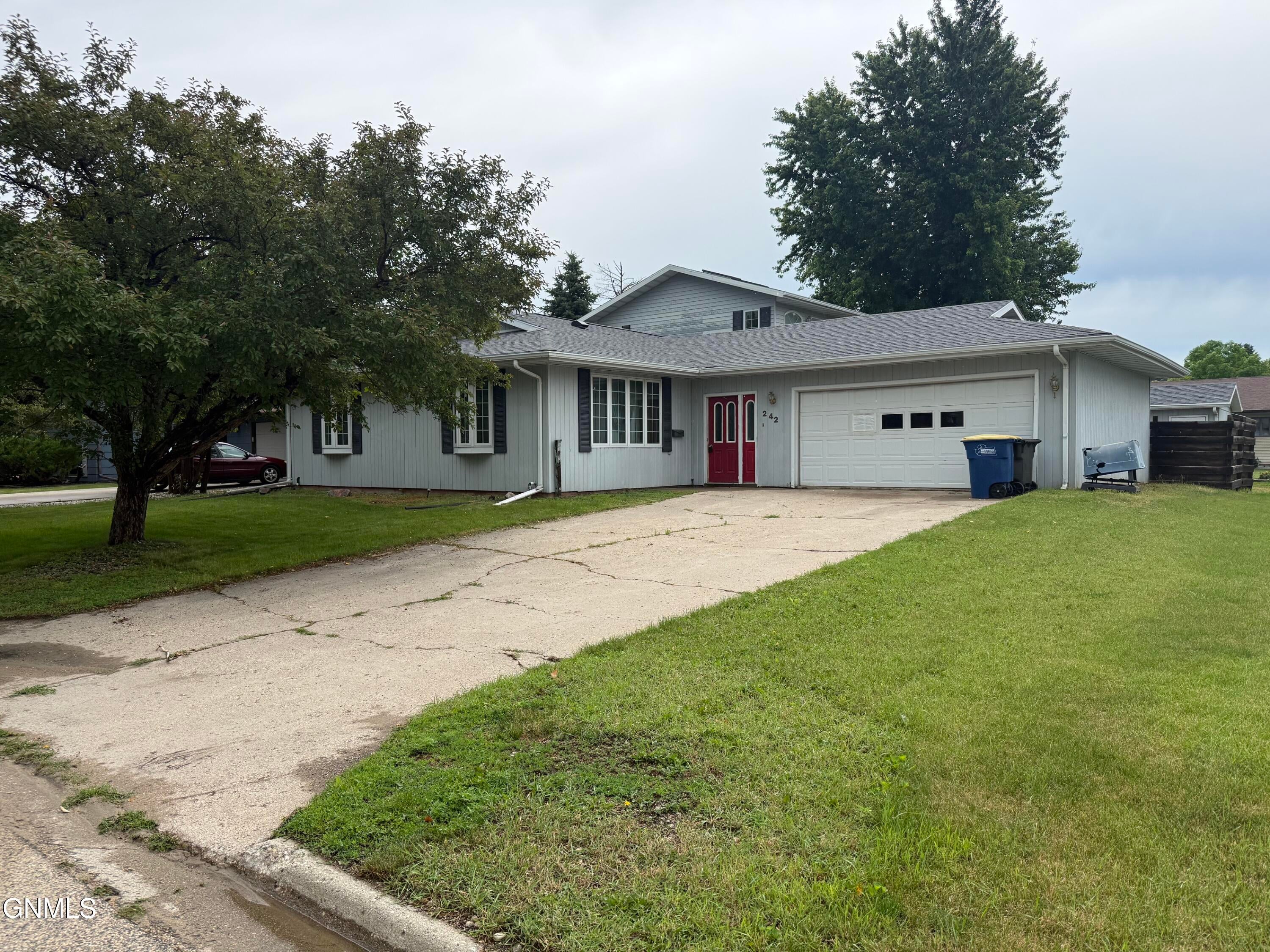 Photo 1 of 34 — 242 18th Avenue NE, Jamestown, ND 58401