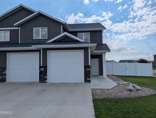 3643 MERIDIAN DR, BISMARCK, ND 58504 - Image 96daadfb03df711d5c5fb9669b6b3bc8/978524250