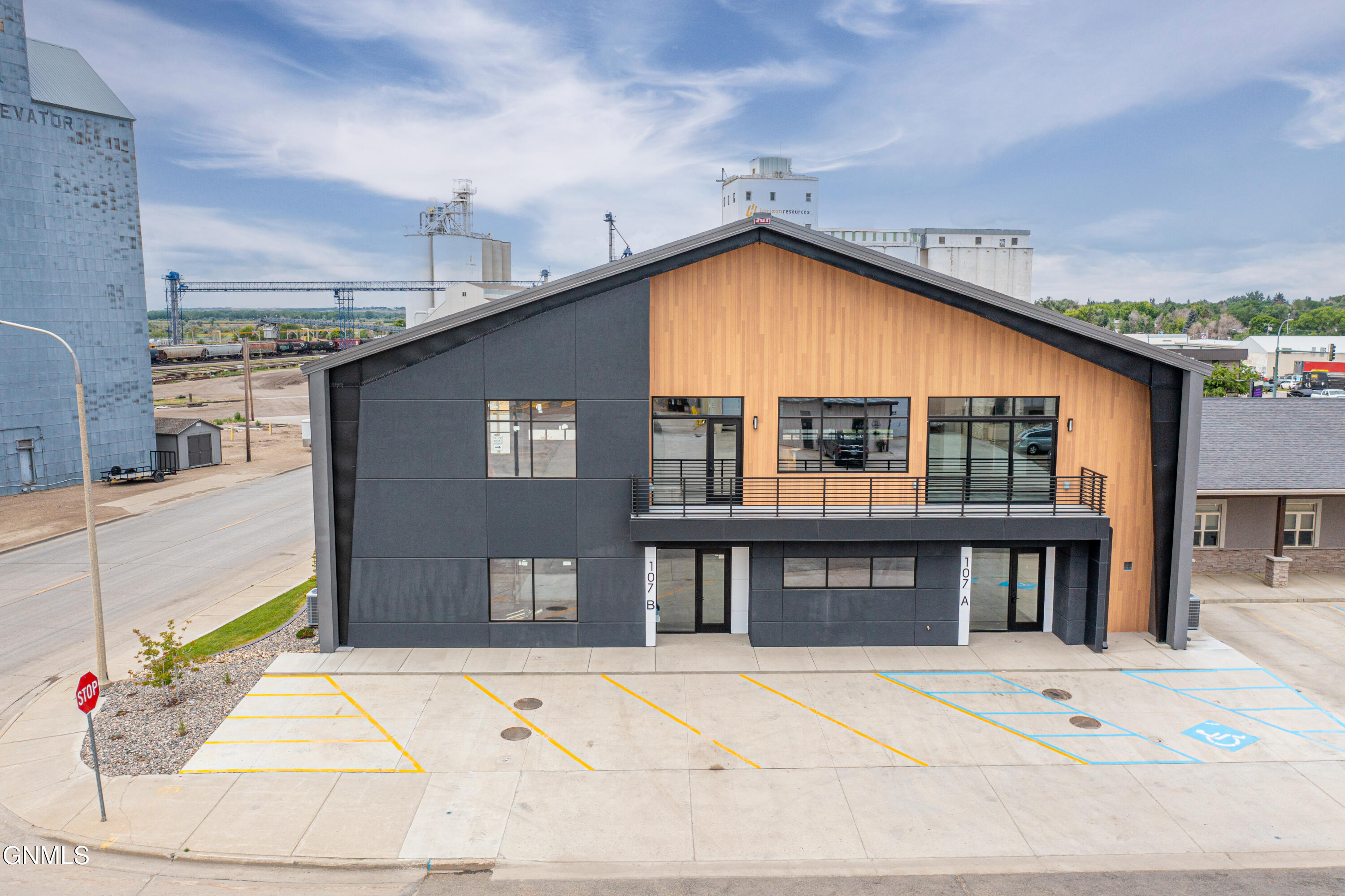 Photo 1 of 22 — 107 Washington Avenue B, Williston, ND 58801