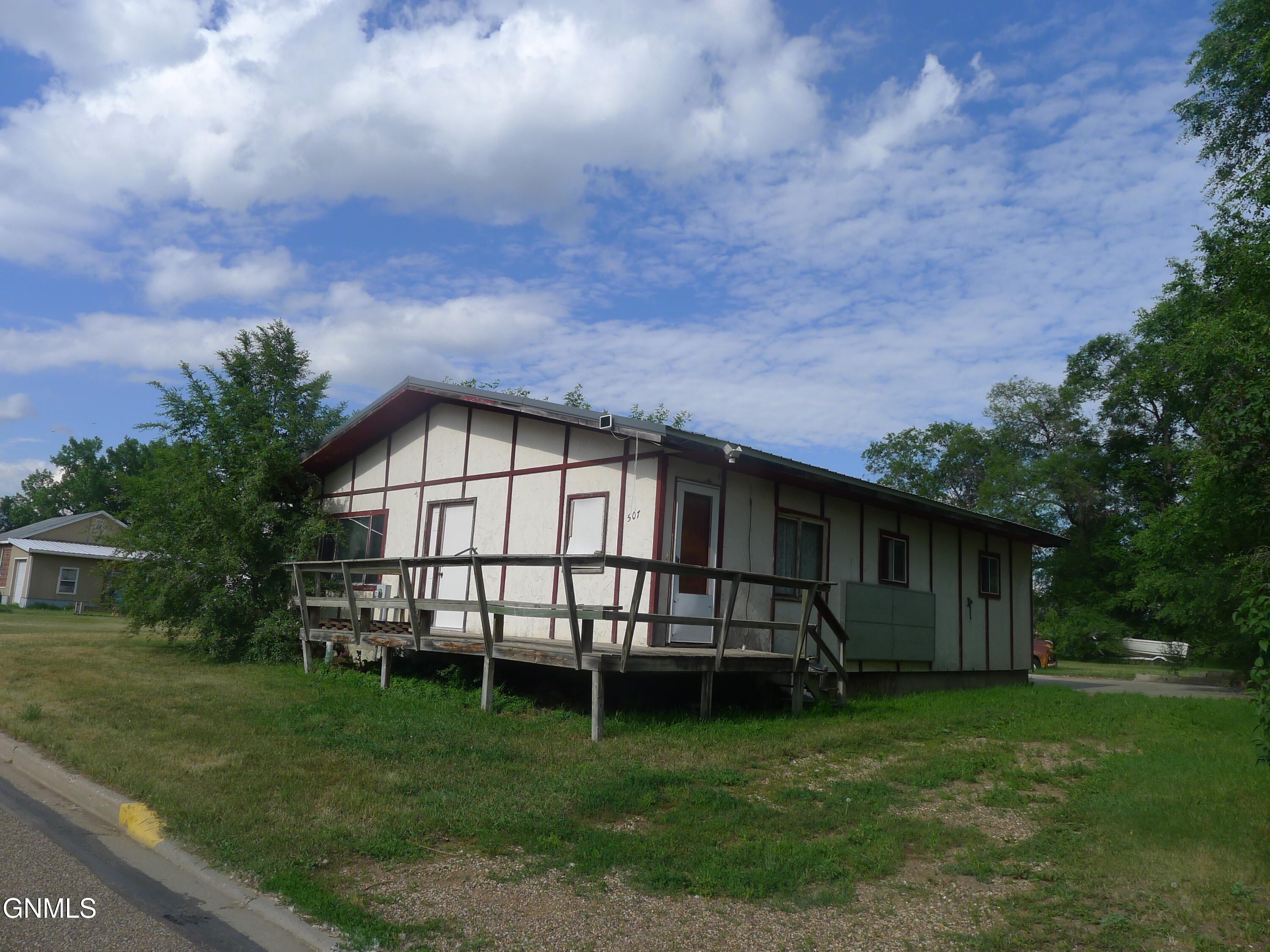 Photo 1 of 16 — 507 Lyon Street, Stanton, ND 58571