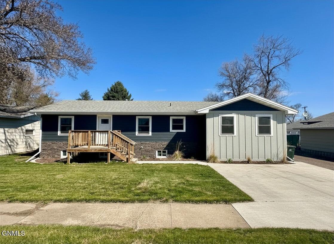 114 3rd St. NE, Hazen