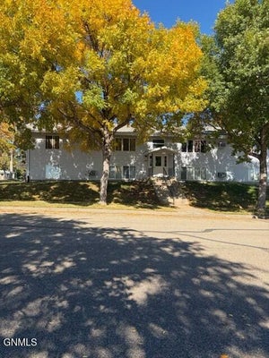 2504 E THAYER AVE, BISMARCK, ND 58501 - Image b68ef3098165e993d5e64fe73daec27e/3448869935