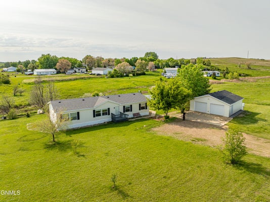 3765 WESTWARD DR N, MANDAN, ND 58554 - Image bbc6647b2ea9a3d34671afee9dc98fcb/3892344892