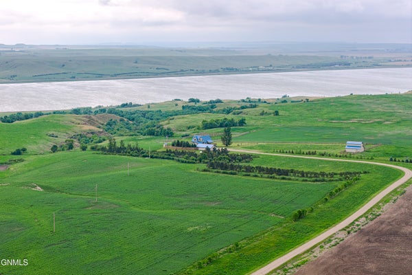8350 12TH AVE SW, FORT YATES, ND 58538 - Image c19ea16bb9d30267eb3a39af55cf2bee/1865016415