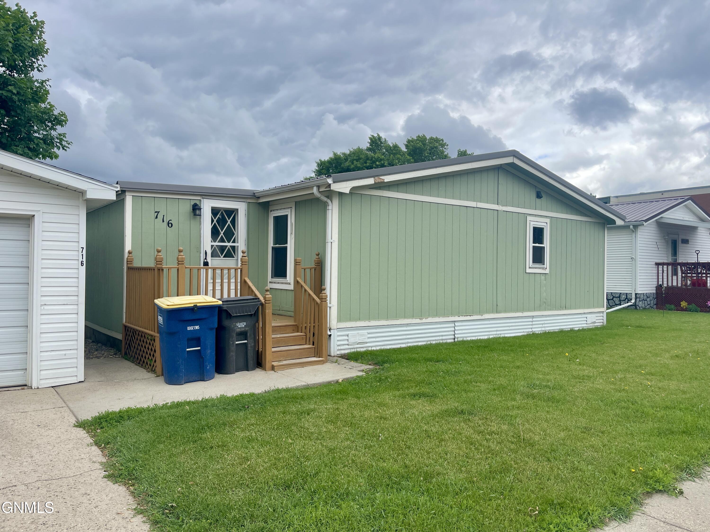 Photo 1 of 17 — 716 Holiday Park, Jamestown, ND 58401